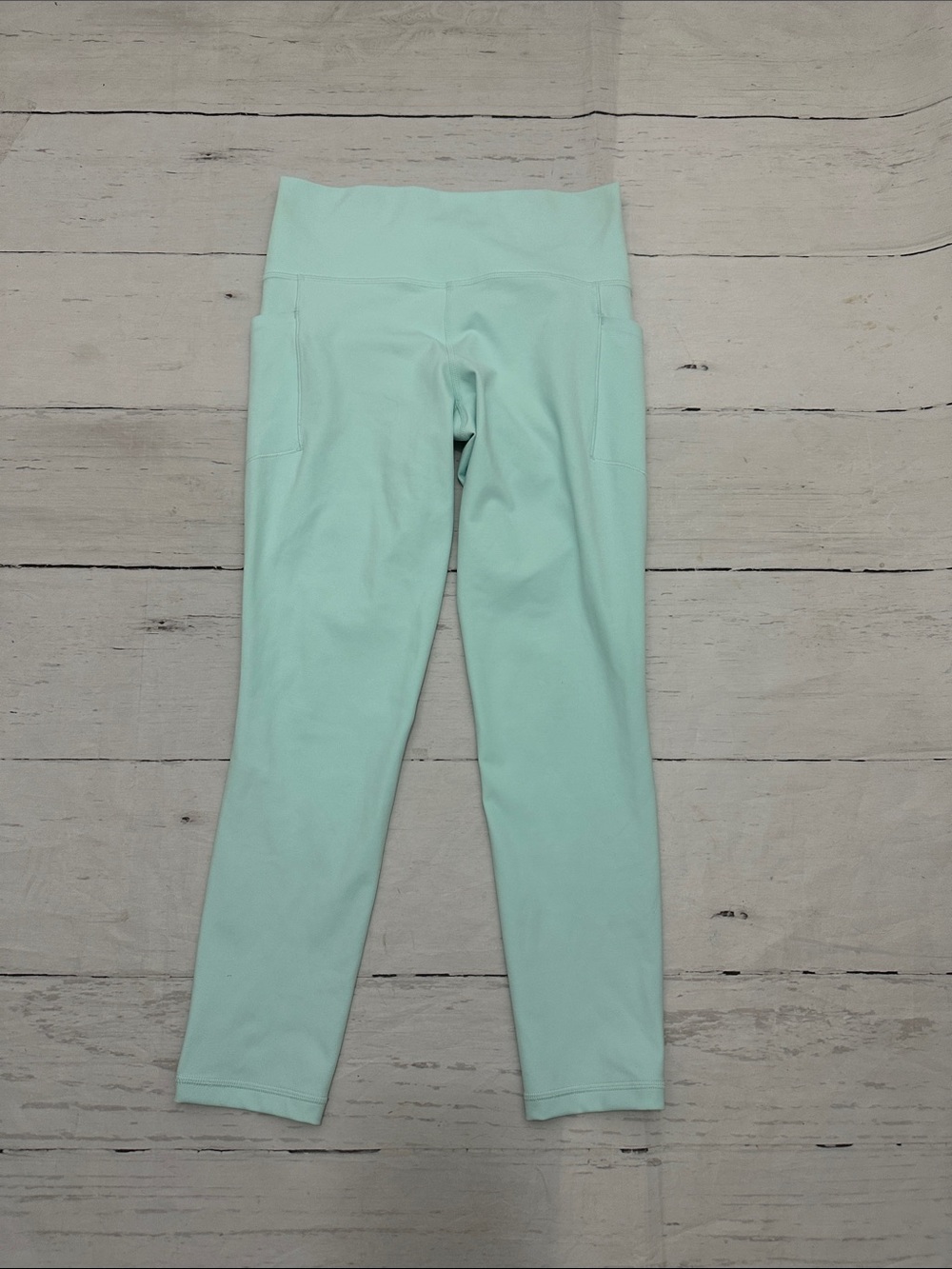 Athleta Salutation stash 3/4 legging Mint Green Performance legging small